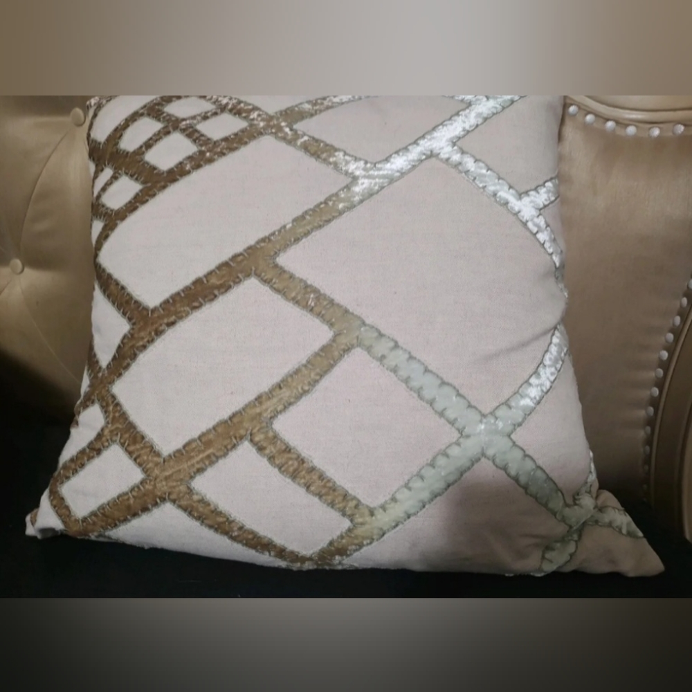 KEVIN O'BRIEN 100% LINEN MULTI COLOR PLLOW  NEW